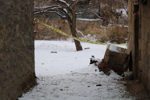 Kırşehir'de cinnet getiren adam eşini öldürdü