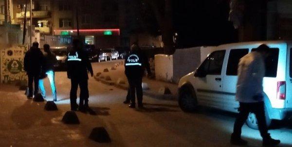 Beyoğlu'nda iki grup arasında silahlı çatışma: 3 yaralı