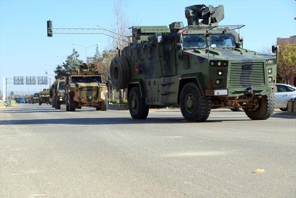 Suriye sınırına asker takviye edildi