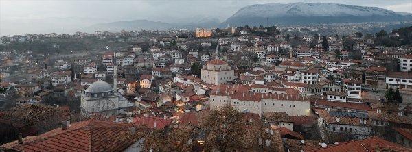 Safranbolu'da kar tarihi konakları beyaza bürüdü