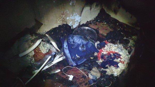 Şarjda unutulan telefondan dolayı yangın çıktı