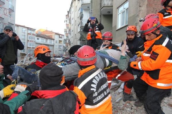 Cep telefonu ile yerini bildirdi, 13 saat sonra kurtuldu