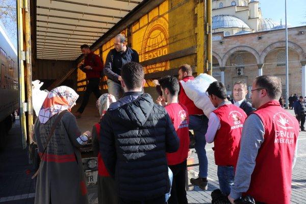 Depremzedelere montunu gönderdi