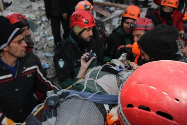 Cep telefonu ile yerini bildirdi, 13 saat sonra kurtuldu