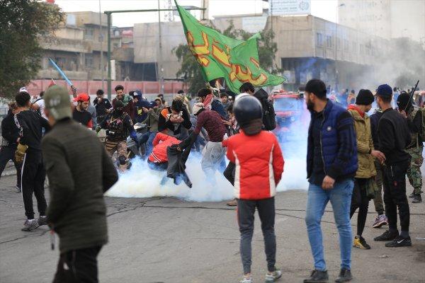 Irak güvenlik güçleri, göstericilerin çadırlarını yaktı
