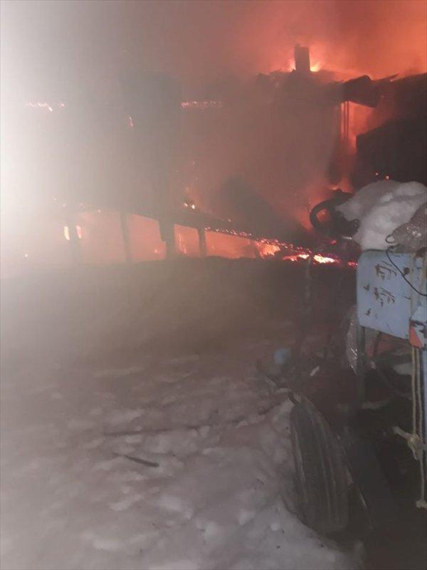 Konya'daki bir evde yangın çıktı: 3 ölü