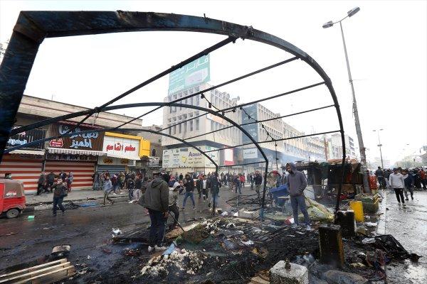 Irak güvenlik güçleri, göstericilerin çadırlarını yaktı