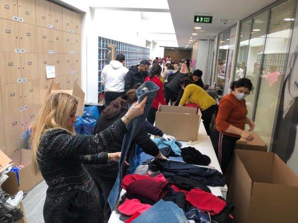 Elazığ’a gönderilen paketlerden çıkan notlar hüzünlendirdi