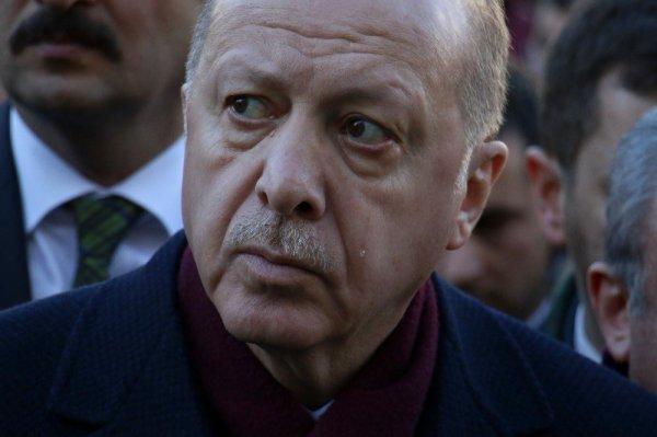 Cumhurbaşkanı Erdoğan, depremzedelerle buluştu