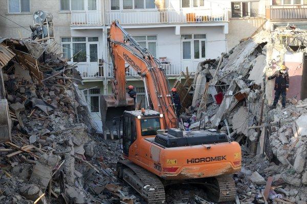 Depremde evi yıkılanlara para yardımı yapılacak