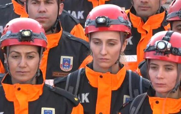 Kurtarma ekipleri vedalaştı