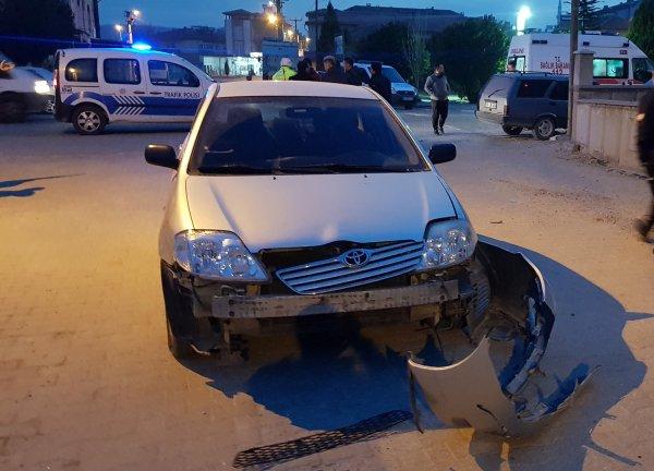 Manisa'da kaza yapıp kaçmak isterken yayaya çarptı