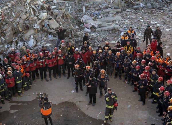 Kurtarma ekipleri vedalaştı