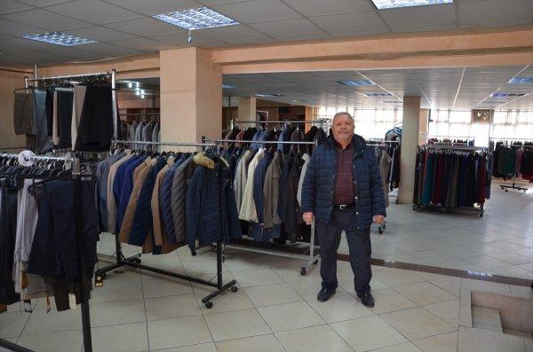 Mallarını depremzedelere gönderen manifaturacı