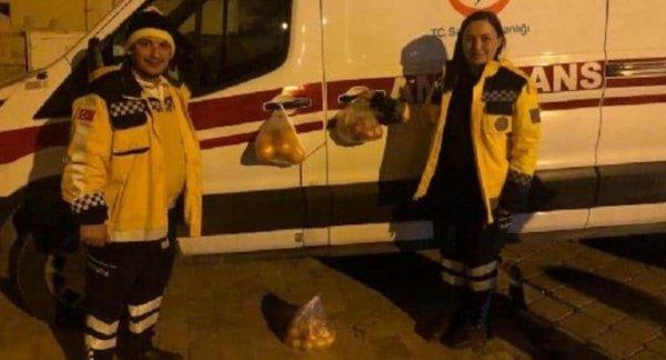 Elazığ'daki sağlık ekibine meyve poşeti