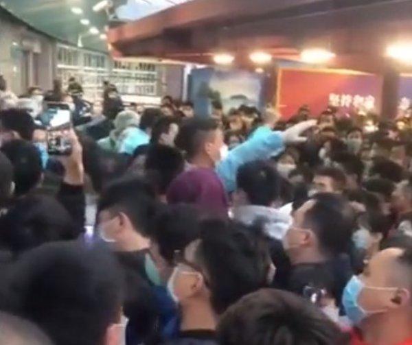 Çin'de alışveriş kavgası büyüyor