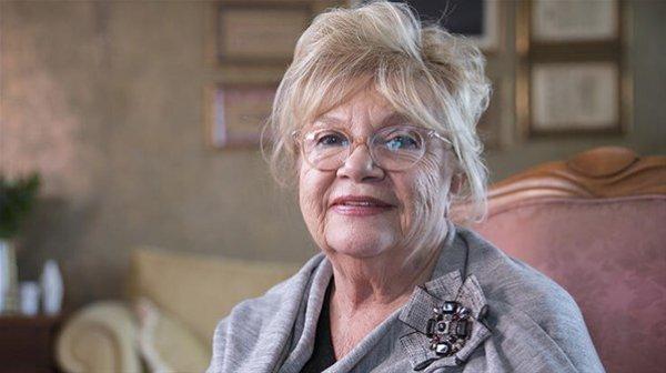 Nevra Serezli: Takside havlu tutup giyinirdik