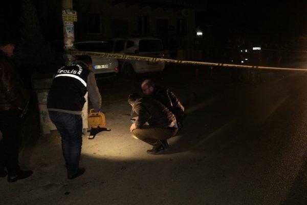 Adana'da bir kişi 2 yeğenine sokakta kurşun yağdırdı