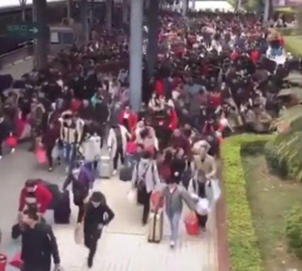 Çin'de alışveriş kavgası büyüyor