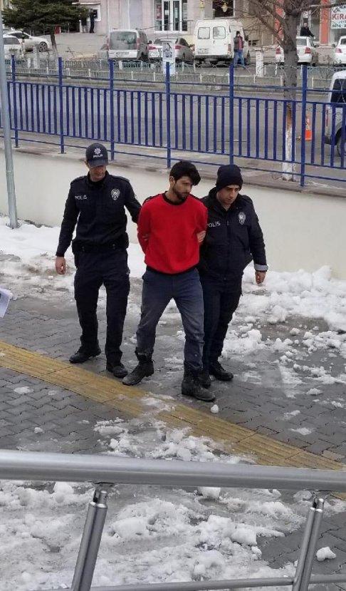 Bisikletle geçerken öğretmeni taciz etti