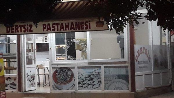 Adana'da bir araca ve pastahaneye silahlı saldırı