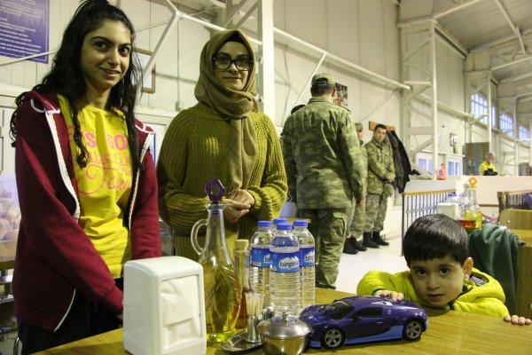 TSK kışlayı depremzedelere açtı