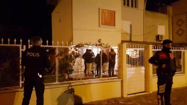 Hırsızlık için girdi, ev sahibini öldürüp intihar etti