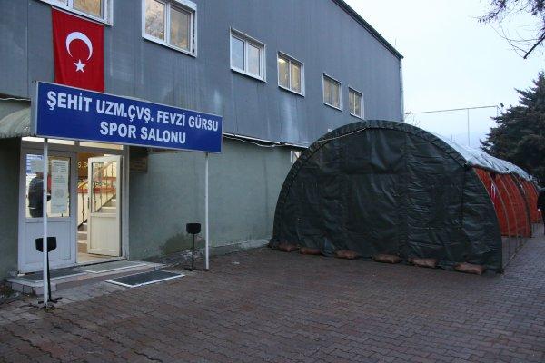 TSK kışlayı depremzedelere açtı