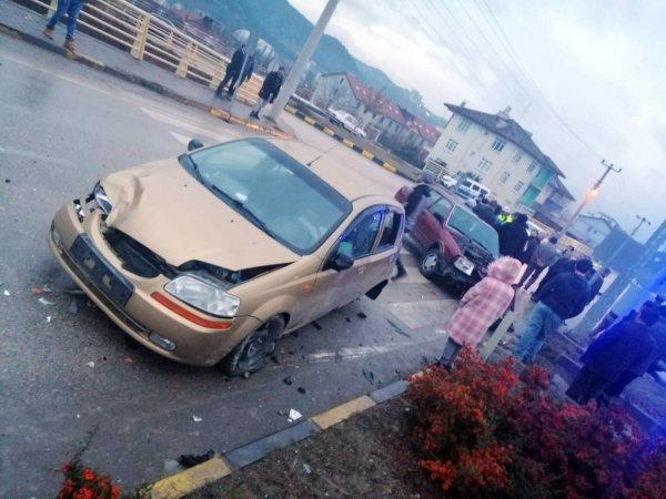 Karabük'te trafik kazası: 4 yaralı
