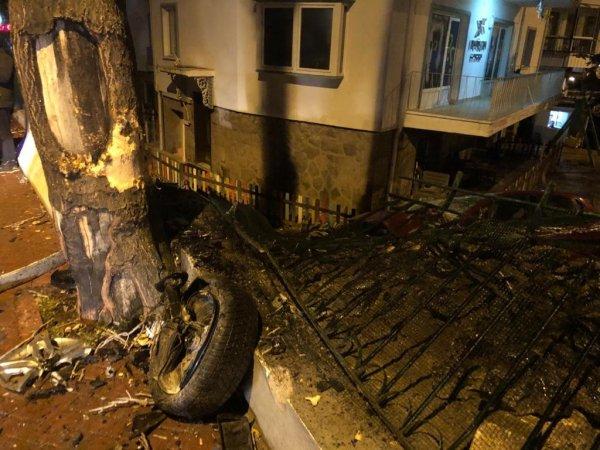 Ankara'da virajı alamayan alkollü sürücü bahçeye uçtu