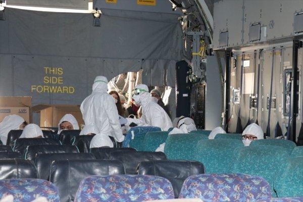 İngilizlerin koronavirüs önlemi tepki çekti