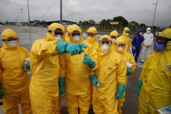 Endonezya, koronavirüse karşı spreyle önlem aldı