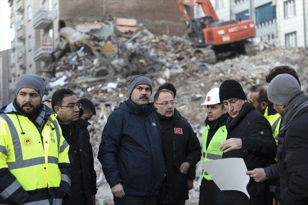 Bakan Murat Kurum, depreme ilişkin son bilgileri paylaştı