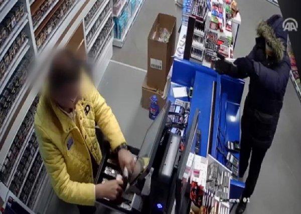 Kayseri'de akaryakıt istasyonu marketinde silahlı soygun