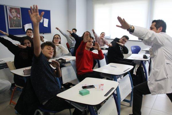 Geometri dersini müzikle sevdiren öğretmen