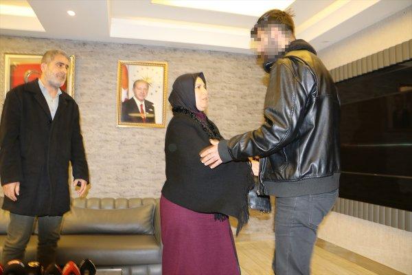HDP önünde eylem yapan bir aile daha evladına kavuştu