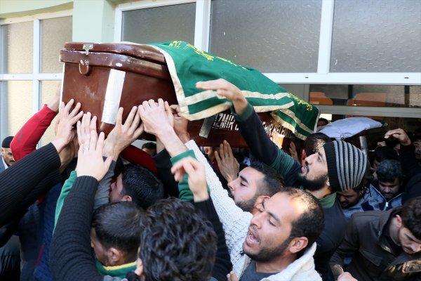 İzmir'de hamile anne ve 5 yaşındaki oğlu ölü bulundu