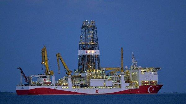 AB diplomatlarından iki Türk'e sondaj yaptırımı