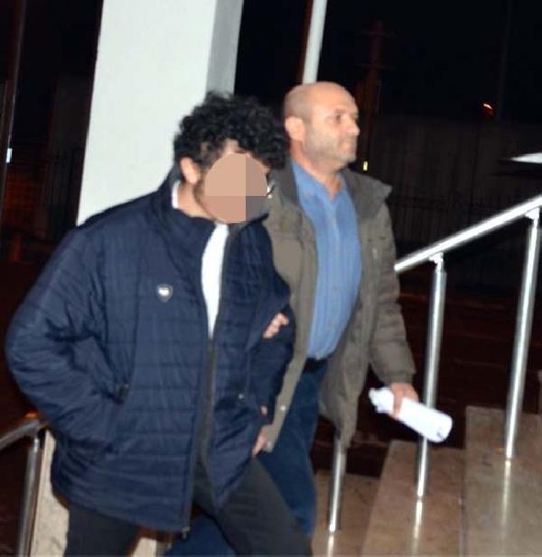 Kız arkadaşı için tartışan genç, annesini bıçakladı