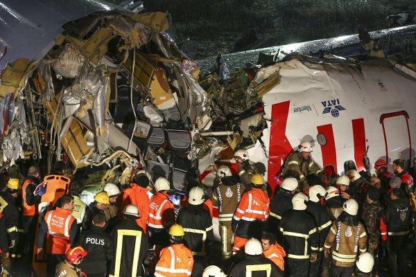 Uçak kazasında yaralanan pilotların durumu ağır