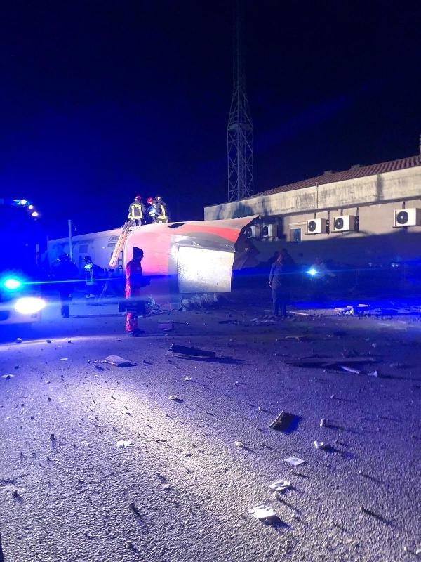İtalya’da hızlı tren raydan çıktı: 2 ölü, 30 yaralı