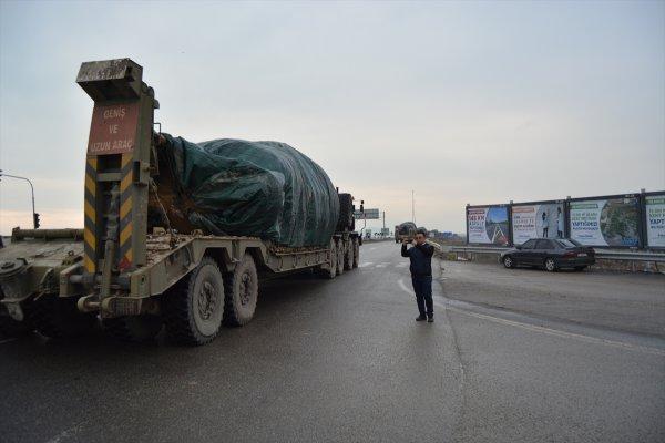 Suriye sınırına askeri sevkiyat hız kazandı