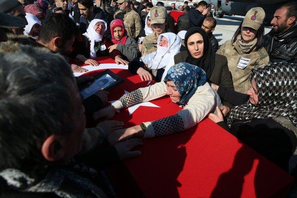 Şehitler memleketlerine uğurlandı