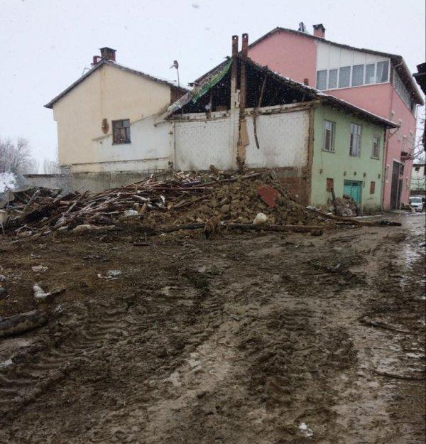 Isrparta'da ev yangını: 3 kardeş hayatını kaybetti