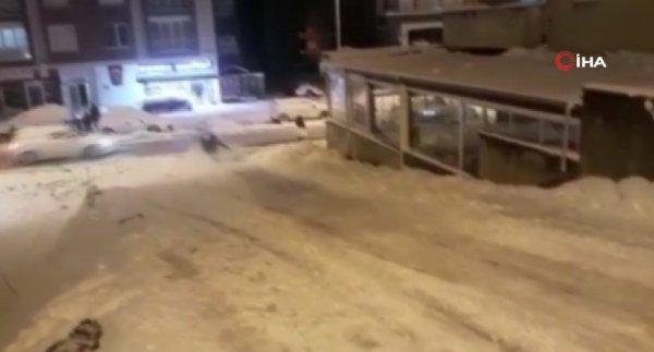 Giresun'da kayak yapan gençlere yoldan geçen araç çarptı