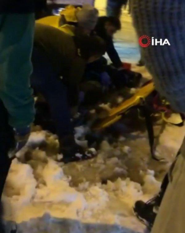 Giresun'da kayak yapan gençlere yoldan geçen araç çarptı