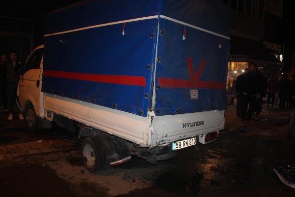 Tekirdağ'da bir otomobil park halindeki araçlara çarptı