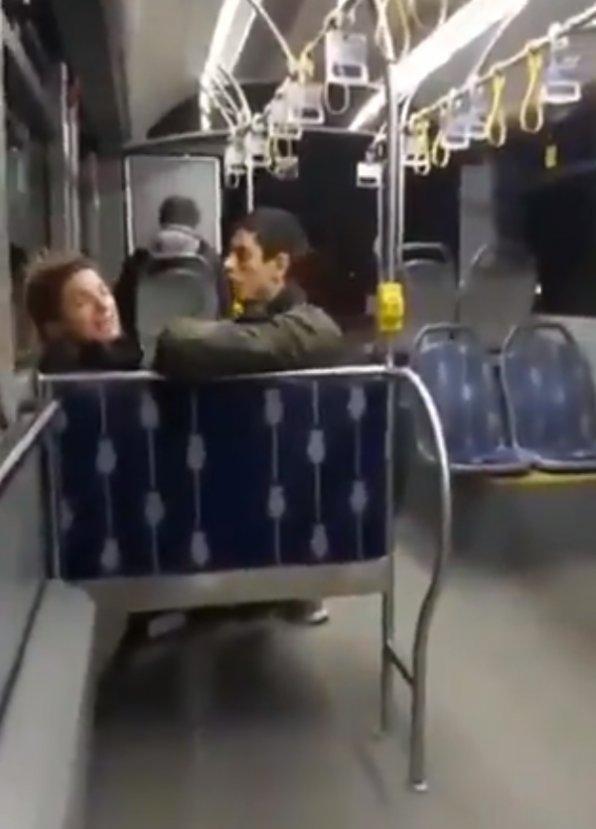 İETT otobüsünde öpüşme tartışması