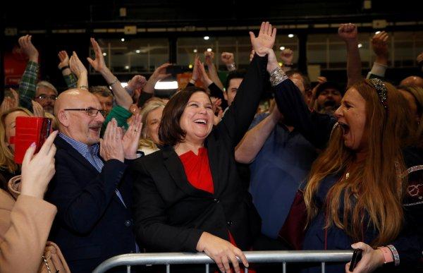 İrlanda'da seçimi IRA'nın siyasi kanadı Sinn Fein kazandı