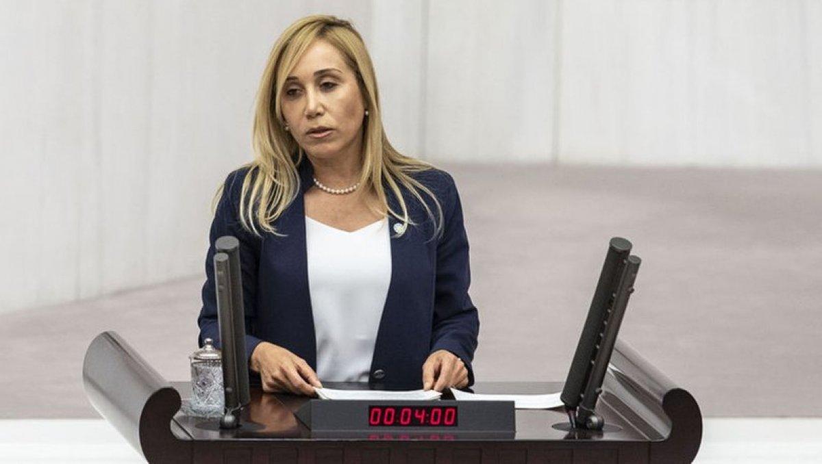 Tuba Vural Çokal partisini eleştirerek istifasını verdi